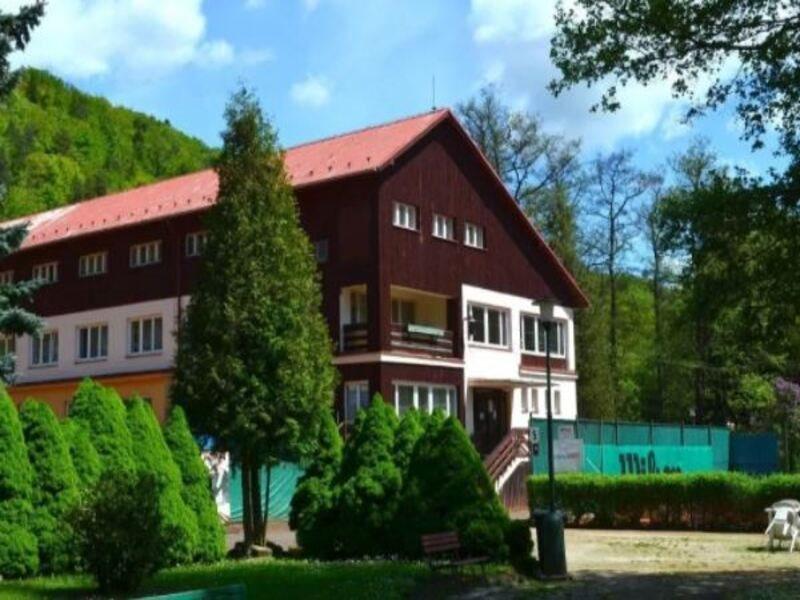 Sport Hotel Gejzirpark Karlovy Vary Bagian luar foto